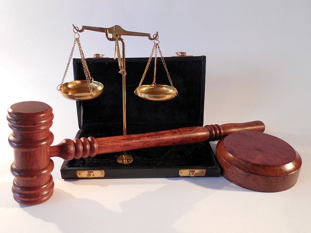 W czym umie nam wesprzeć radca prawny? W których kwestiach i w jakich dziedzinach prawa pomoże nam radca prawny?